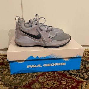 Nike PG1 boys size 7Y